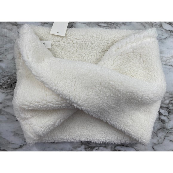 Jenni NWT Twisted Solid Sherpa Cowl Faux Fur Scarf Ivory One Size New - Picture 2 of 7